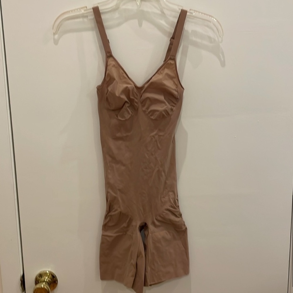 Skims Everyday Sculpt Mid Thigh Bodysuit size 2X in Sienna color